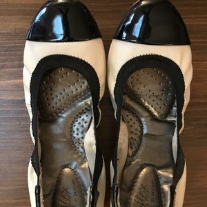 Dexflex Claire Scrunch Flats Size 5.5